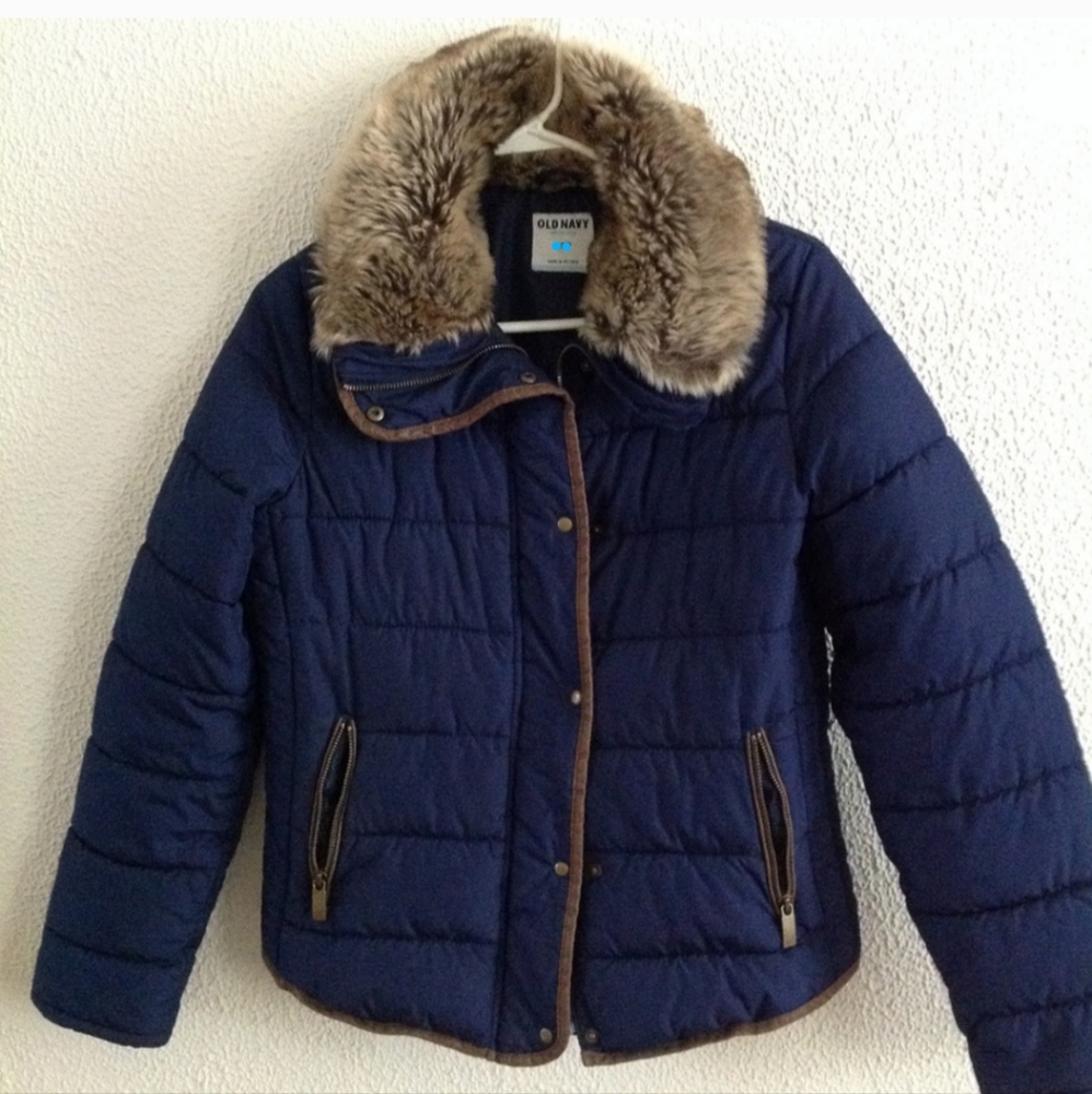 Old Navy Frost Free Jacket with Faux Fur Collar Size M -- Cozy and Cute!